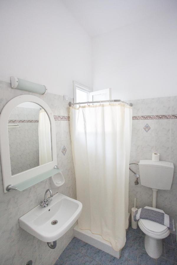 Louiza Hotel Páros Buitenkant foto