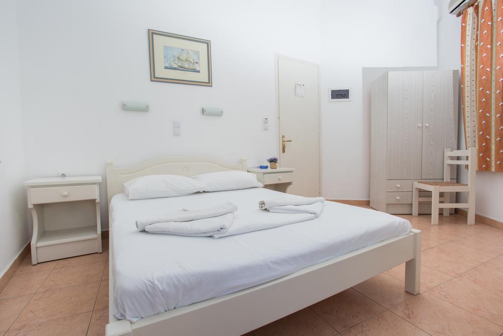 Louiza Hotel Páros Buitenkant foto